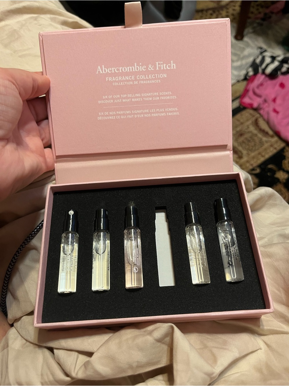 Abercrombie and fitch sample
Perfume